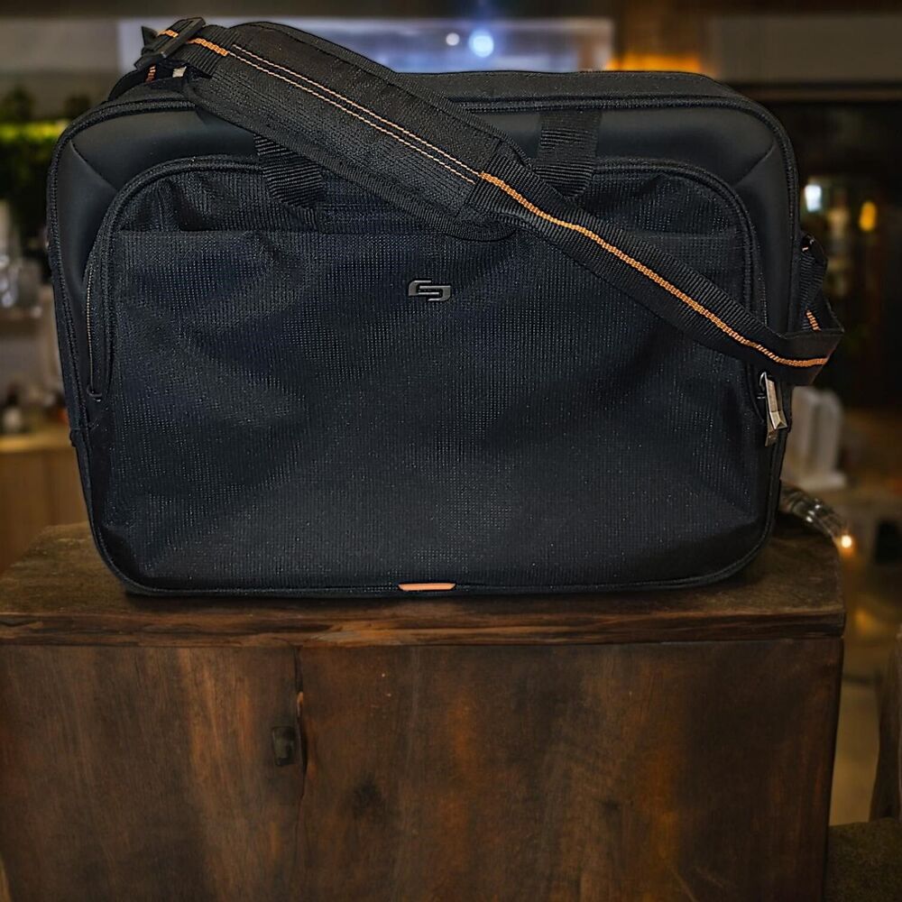 Solo New York Ace Slim Brief Laptop Sleeve